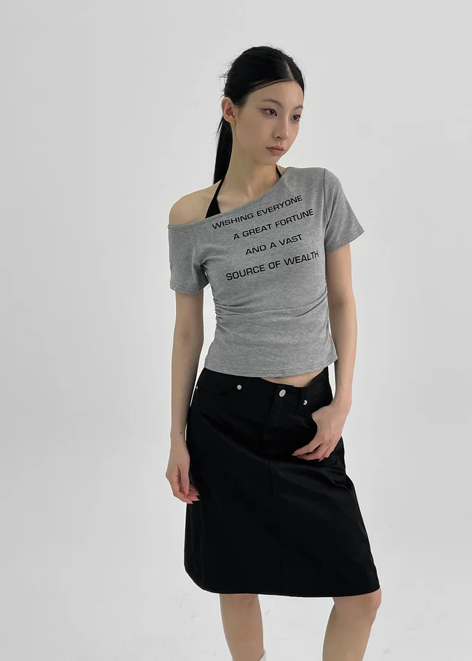 Blackup Soheng Lettering Asymmetric Shirring Tee