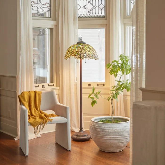 Calliope River of Goods Tiffany-Style Laburnum Stained Glass 65-Inch Floor Lamp – 22″ x 22″ x 65″