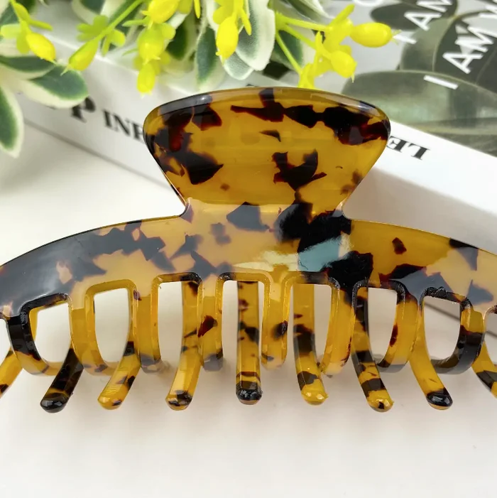 Crush Cheetah Hair Claw Clip