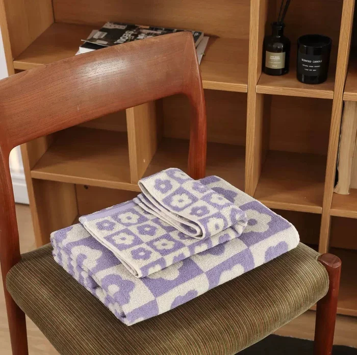 Flower Design Beach Towel – Purple