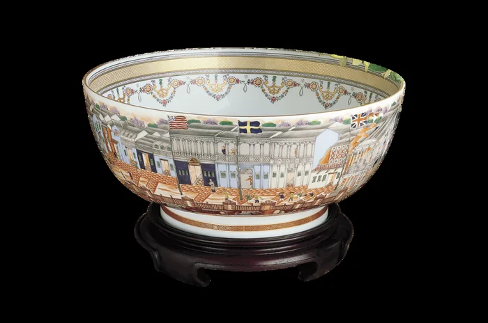 Mottahedeh Hong Bowl With Stand