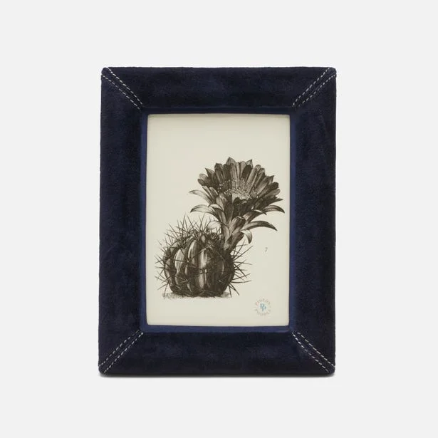Pigeon And Poodle Juneau Dark Navy Velvet 5*7 Frame