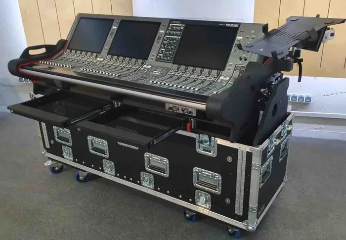 ProX XZF-YPM5 RIVAGE D2X2U Flip-Ready Easy Detachable Retracting DJ Case for Yamaha PM5 RIVAGE Console Sale