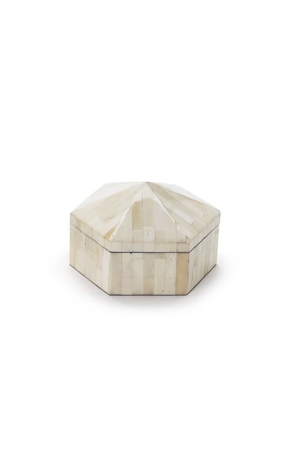 PYRAMID HEXAGONAL BONE COVERED BOX. SM