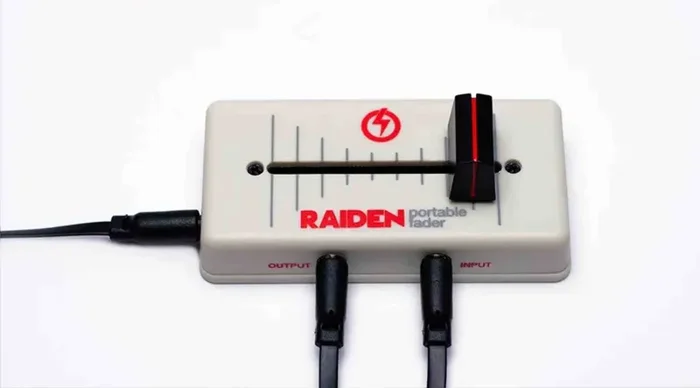 Raiden Fader VVT-MK1 Off White/Red Left Hand Cut Portable Fader - Image 2