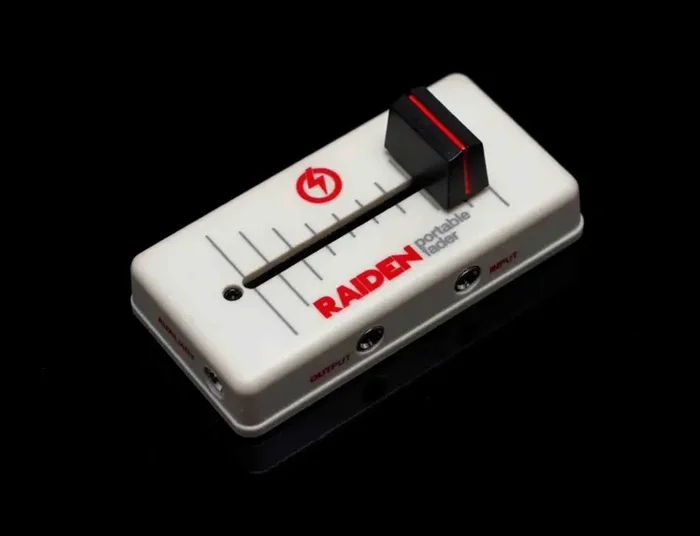 Raiden Fader VVT-MK1 Off White/Red Left Hand Cut Portable Fader - Image 3