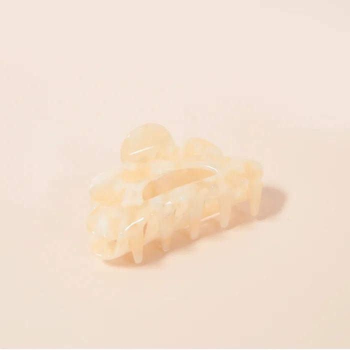 Scalloped Hair Claw – Ivory