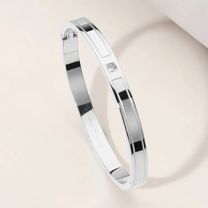 Stone Pointed Hinged Bangle Bracelet: Silver
