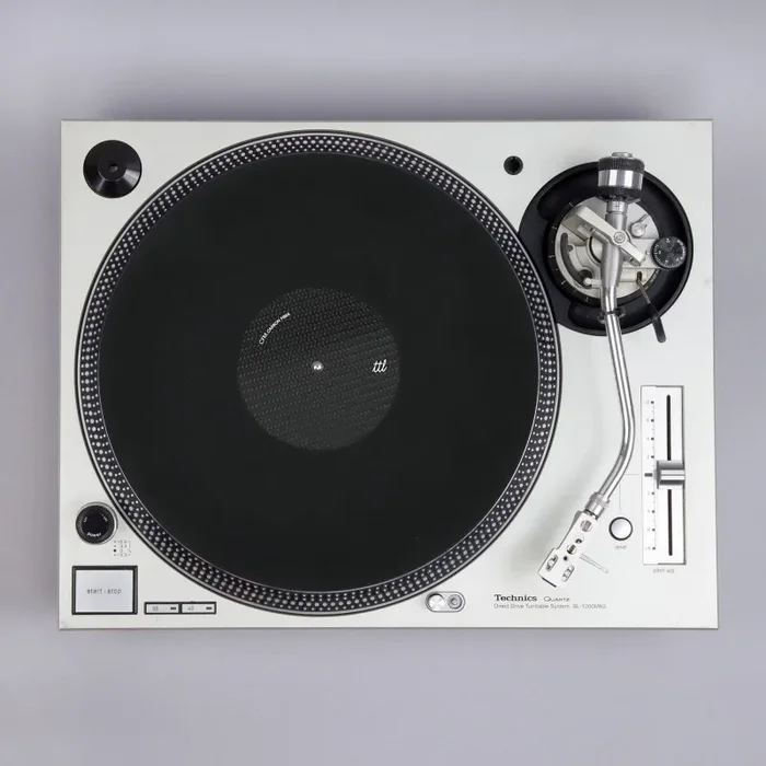 Turntable Lab: CFM Carbon Fiber Turntable Mat Sale