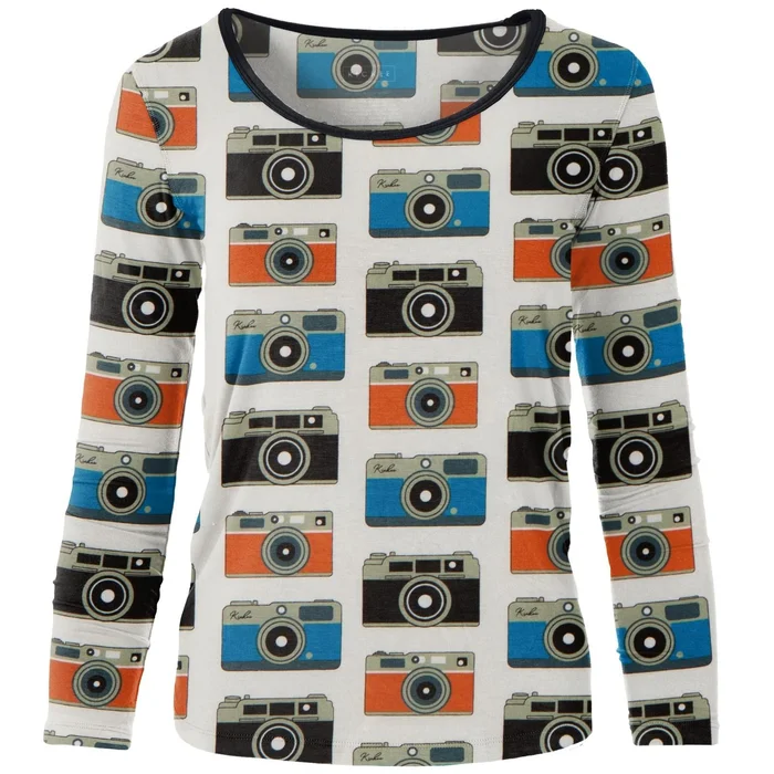 Women’s Scoop Neck Tee (Long Sleeve) – Mom’s Camera